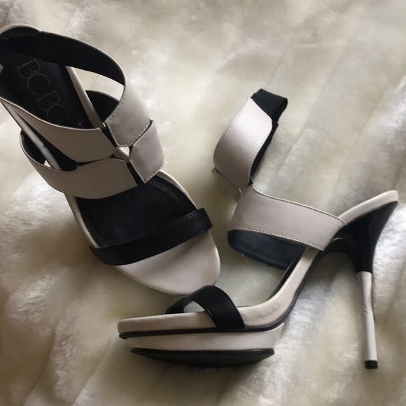 BCBG Sandal Heels - Picture 3 of 7